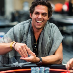 Thiago Signorelli Viana explica como a posição na mesa faz toda a diferença no poker competitivo.