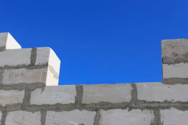 Valderci Malagosini Machado, utilize blocos de concreto como estratégia inteligente para fortalecer sua edificação e eliminar patologias de médio e grande porte.