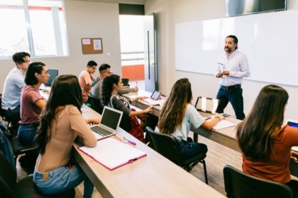 Tecnologia OCR nas redações escolares: como a inovação adotada pela Educação de SP pode transformar a avaliação dos estudantes